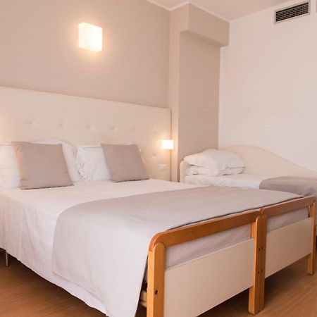 Hotel Ardea Riccione Exteriör bild