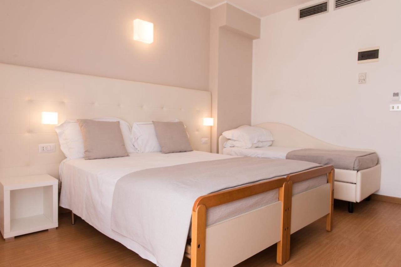 Hotel Ardea Riccione Exteriör bild