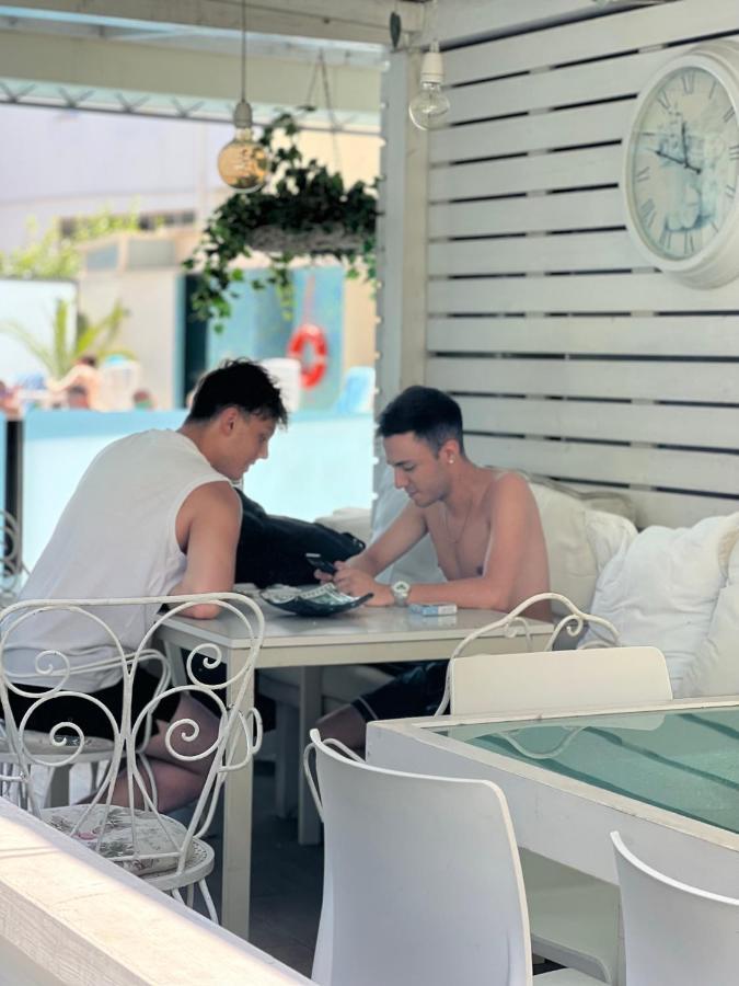 Hotel Ardea Riccione Exteriör bild
