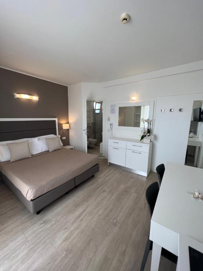 Hotel Ardea Riccione Exteriör bild